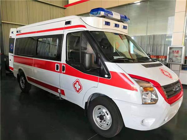 修文县福特V362救护车